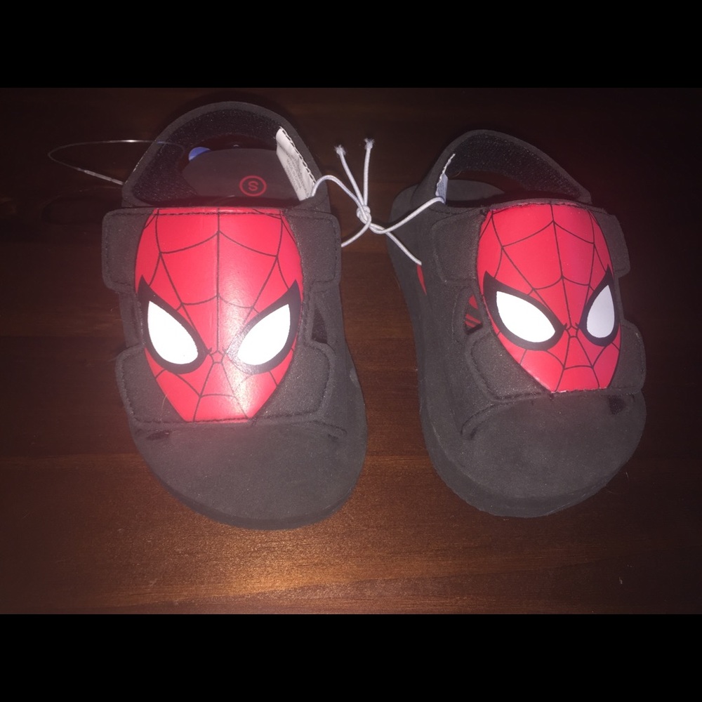 2 pair of NWT size 5/6 sandals/flip flops